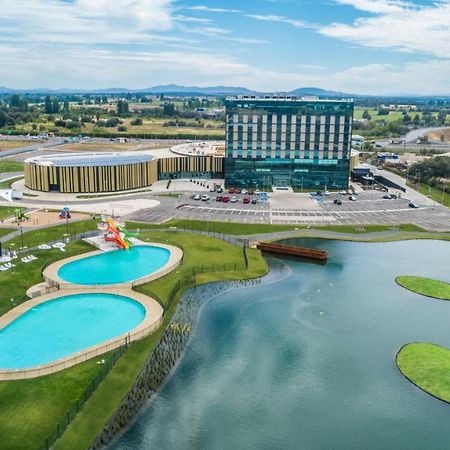 Mds Hotel Чильян Экстерьер фото The hotel and the swimming pool