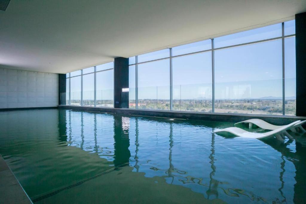 Mds Hotel Чильян Экстерьер фото The pool at the Ritz-Carlton, Perth