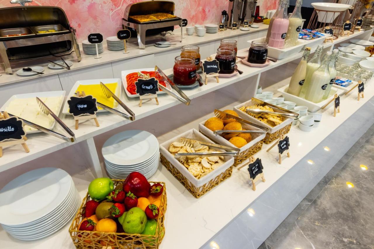 Mds Hotel Чильян Экстерьер фото A breakfast buffet at a hotel