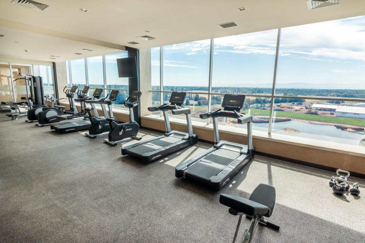 Mds Hotel Чильян Экстерьер фото The gym at the hotel